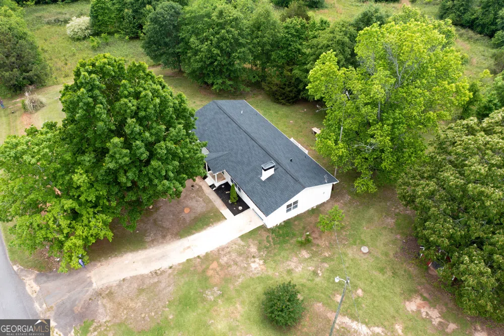 1073 WE King RD Commerce, GA 30530