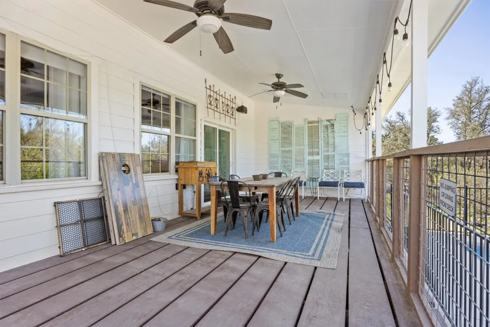 1119 Stoneyridge Drive Canyon Lake, TX 78133