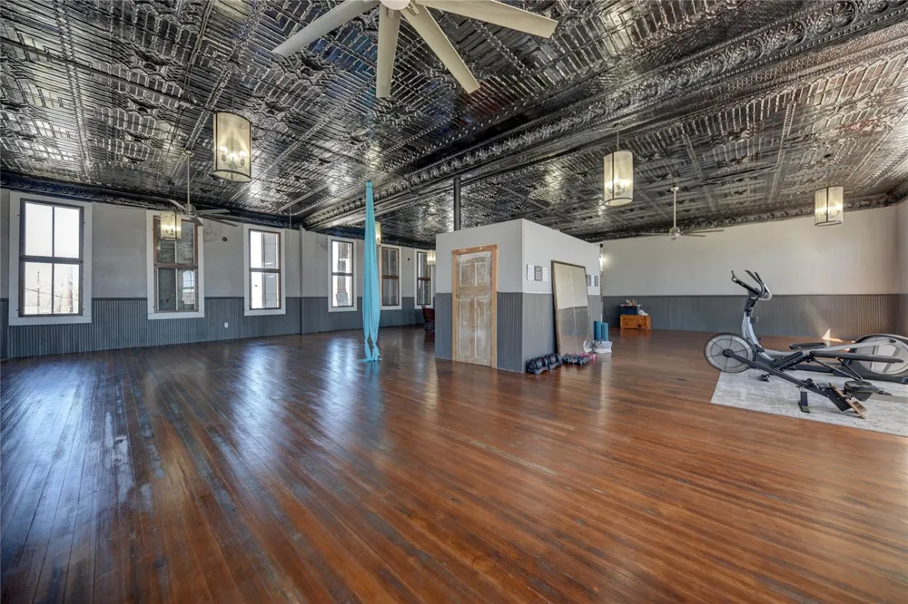 103 Main #B Moulton, TX 77975
