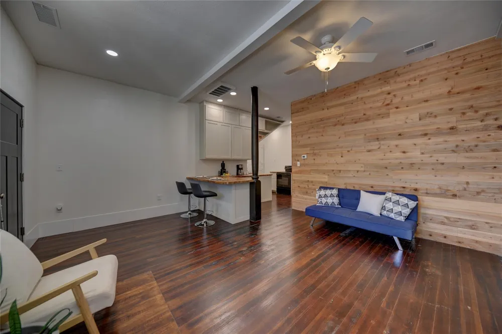 103 Main #B Moulton, TX 77975