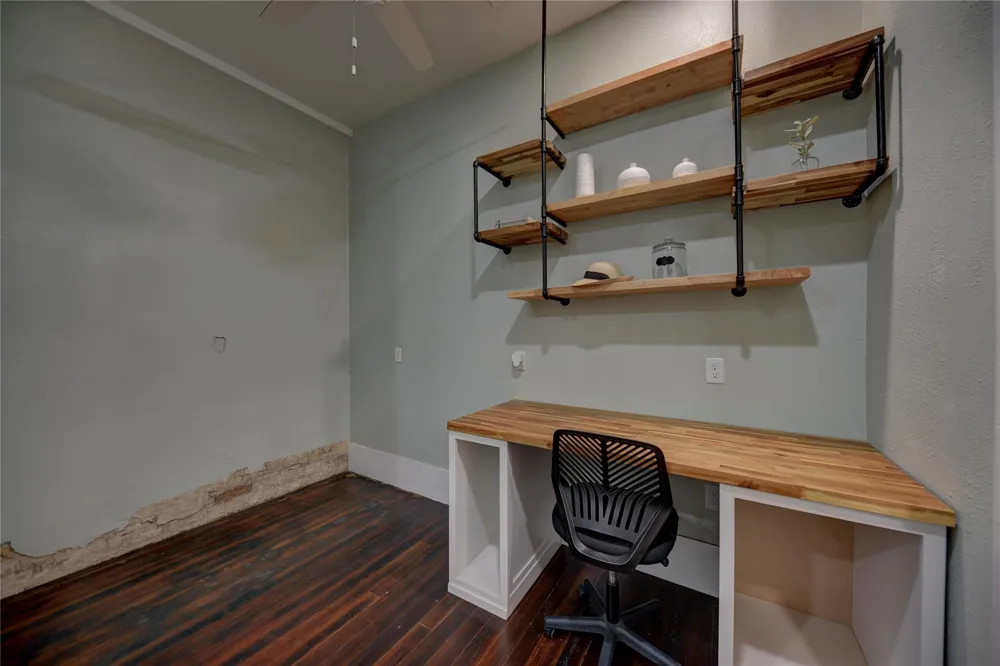 103 Main #B Moulton, TX 77975