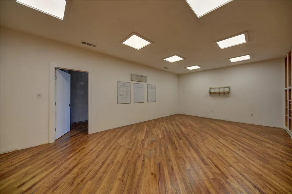 103 Main #B Moulton, TX 77975