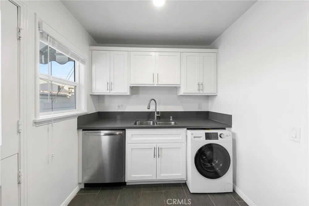 5120 E Livingston Drive Long Beach, CA 90803