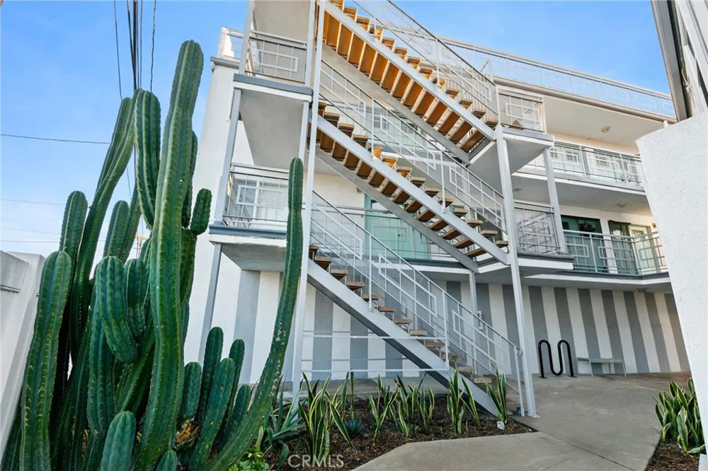 5120 E Livingston Drive Long Beach, CA 90803