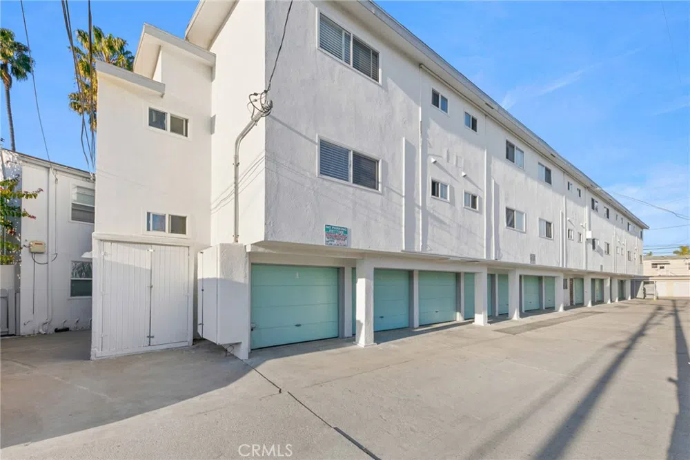 5120 E Livingston Drive Long Beach, CA 90803