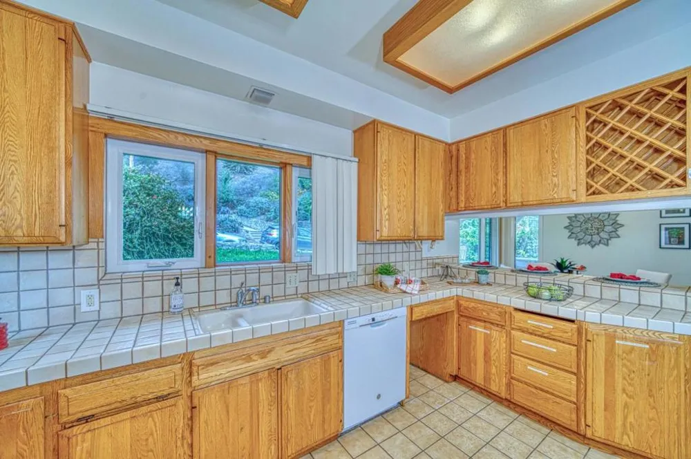 417 High Street Santa Cruz, CA 95060