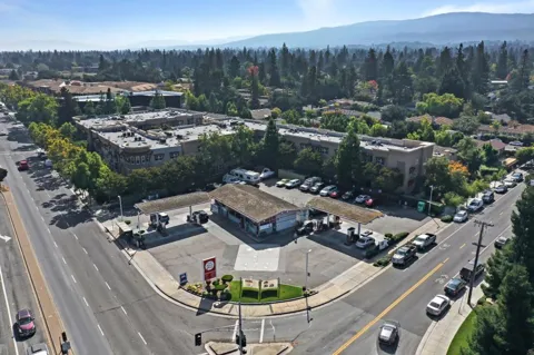 4350 El Camino Real