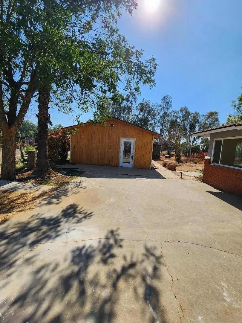 8831 E Herndon Avenue Clovis, CA 93619