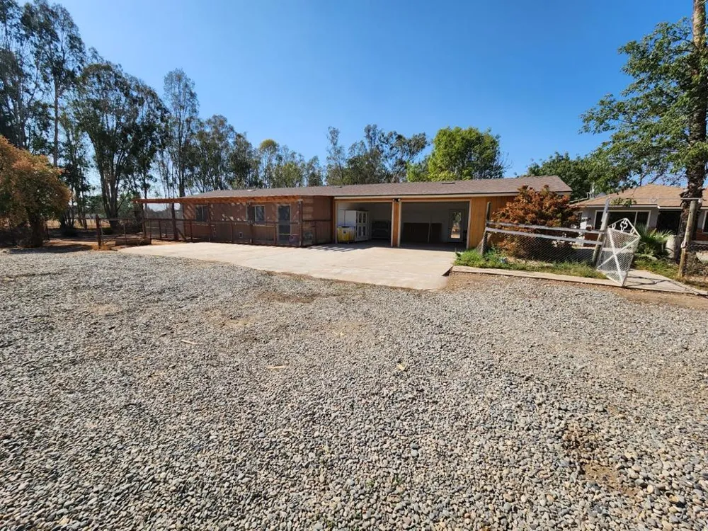 8831 E Herndon Avenue Clovis, CA 93619