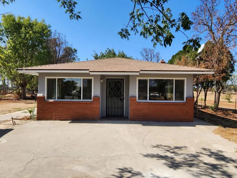 8831 E Herndon Avenue Clovis, CA 93619