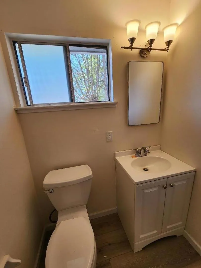 8831 E Herndon Avenue Clovis, CA 93619