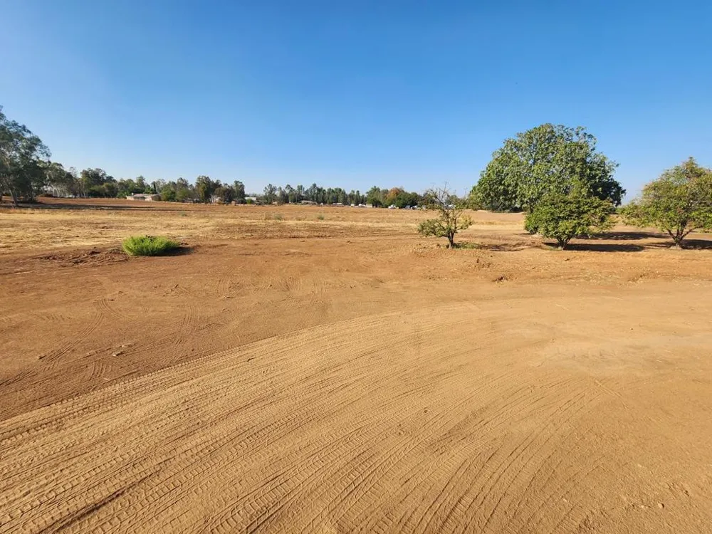 8831 E Herndon Avenue Clovis, CA 93619