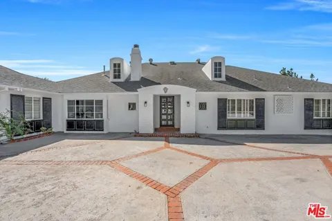 949 Norman Place