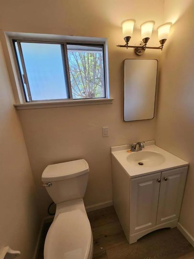 8831 E Herndon Avenue Clovis, CA 93619