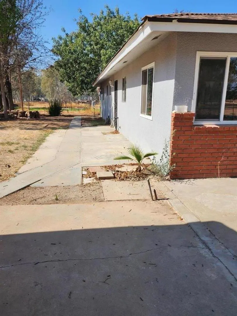 8831 E Herndon Avenue Clovis, CA 93619