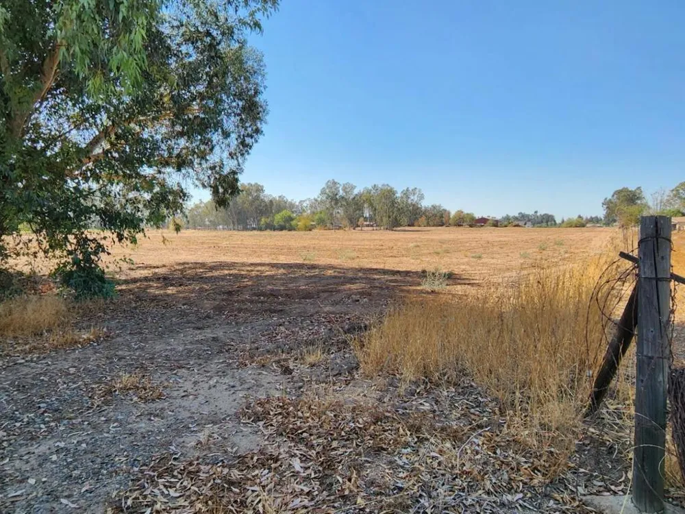 8831 E Herndon Avenue Clovis, CA 93619
