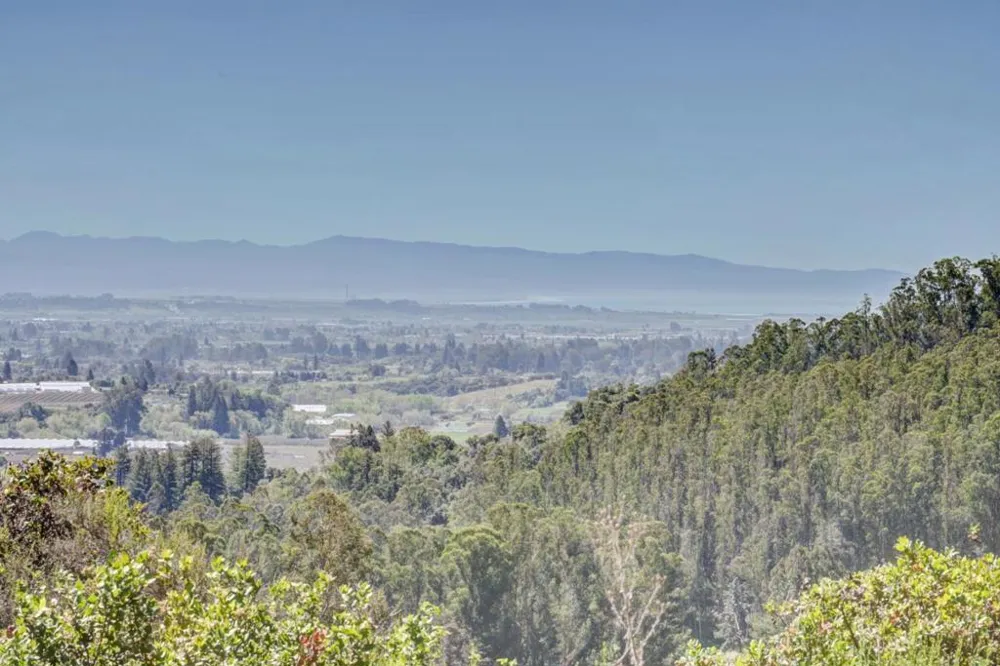 Apple Valley Corralitos, CA 95076