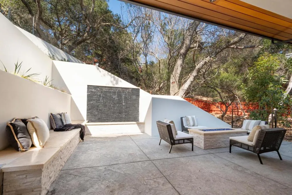 2280 Ralston Avenue Belmont, CA 94002