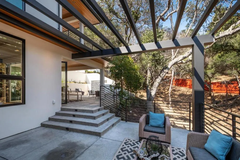 2280 Ralston Avenue Belmont, CA 94002