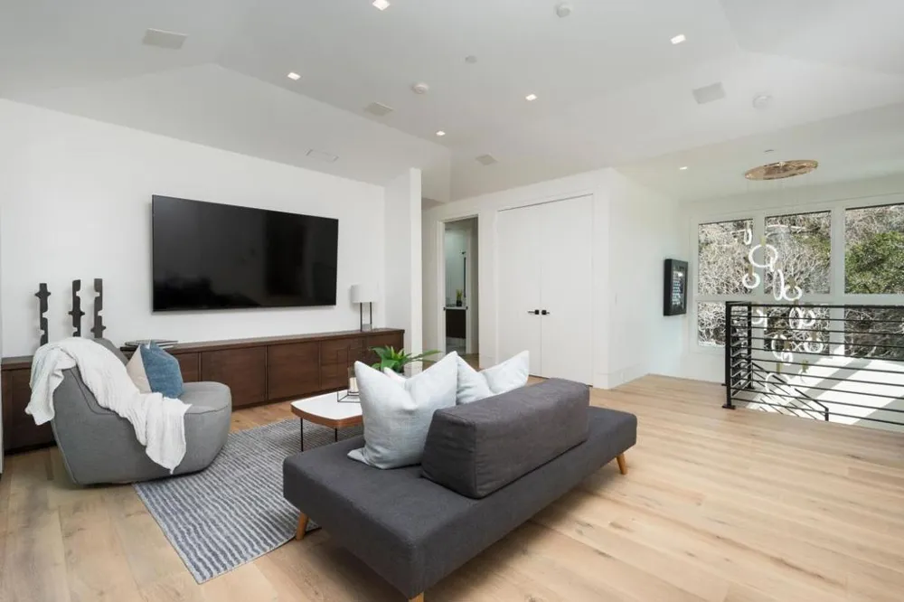 2280 Ralston Avenue Belmont, CA 94002