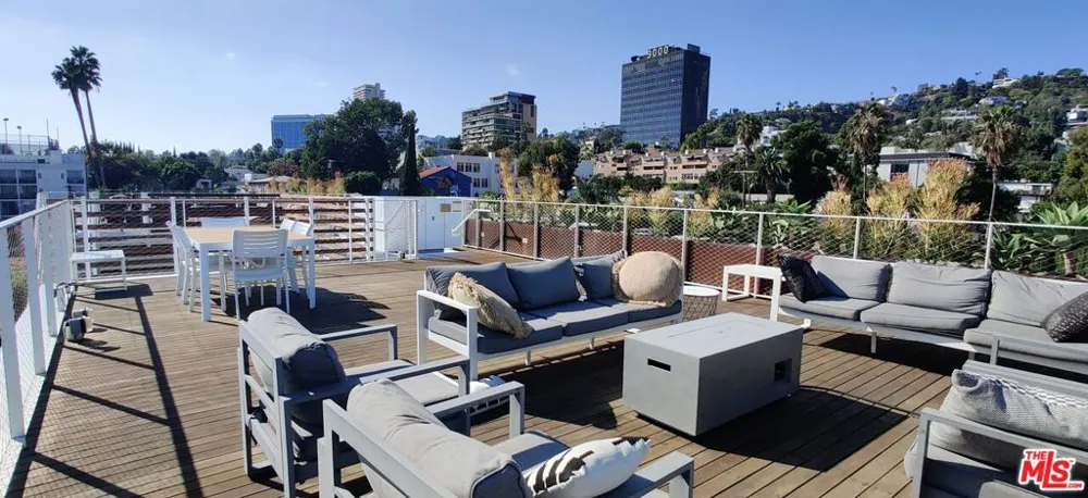 935 San Vicente Boulevard #1 West Hollywood, CA 90069