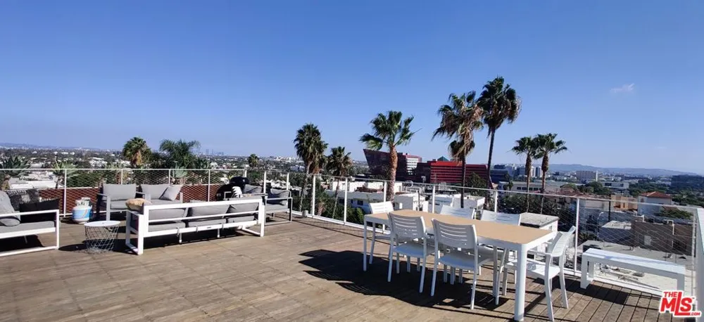935 San Vicente Boulevard #1 West Hollywood, CA 90069