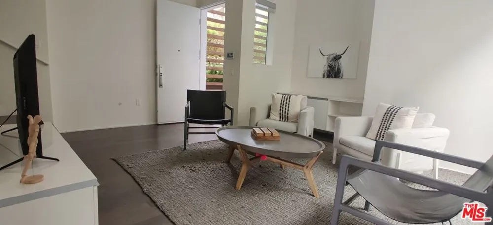935 San Vicente Boulevard #1 West Hollywood, CA 90069