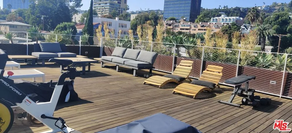 935 San Vicente Boulevard #1 West Hollywood, CA 90069