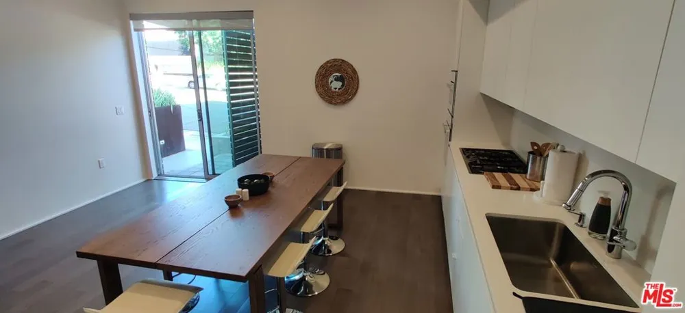 935 San Vicente Boulevard #1 West Hollywood, CA 90069