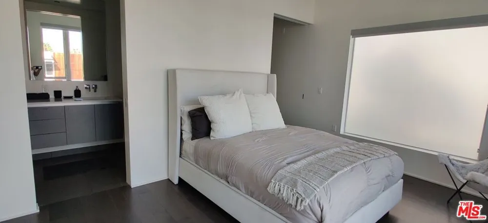 935 San Vicente Boulevard #1 West Hollywood, CA 90069