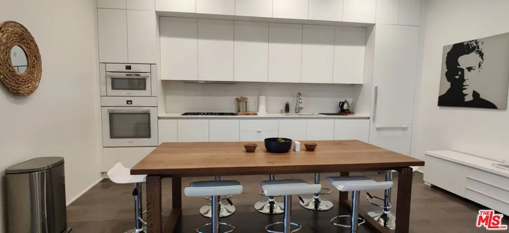 935 San Vicente Boulevard #1 West Hollywood, CA 90069