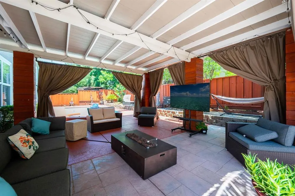 19122 Legend Court Morgan Hill, CA 95037