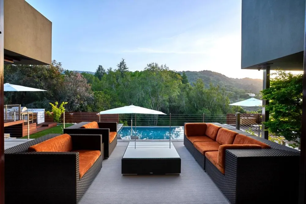 24301 Elise Court Los Altos Hills, CA 94024