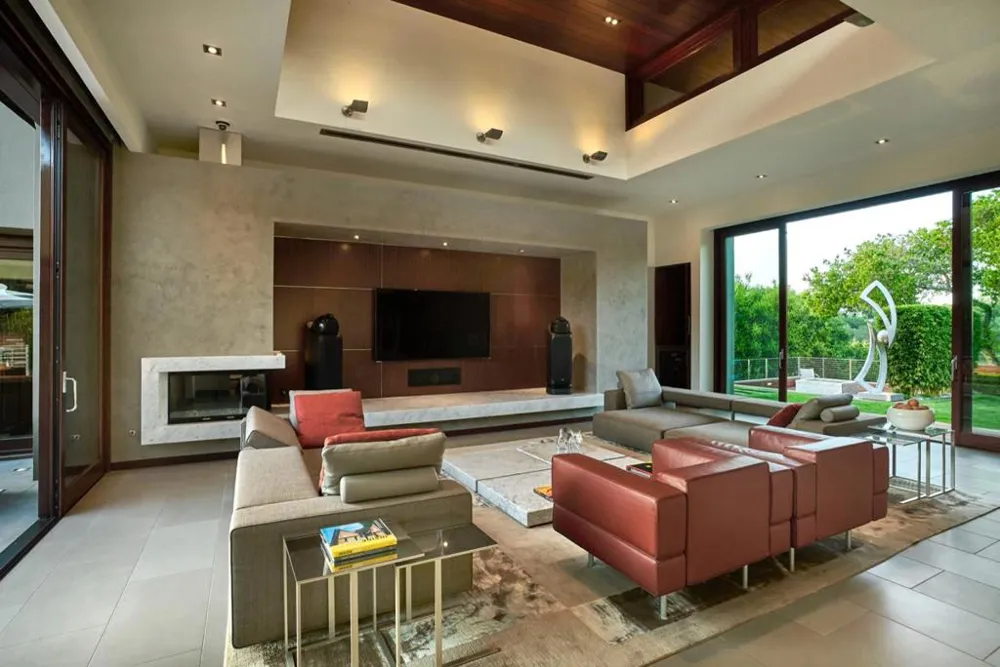 24301 Elise Court Los Altos Hills, CA 94024