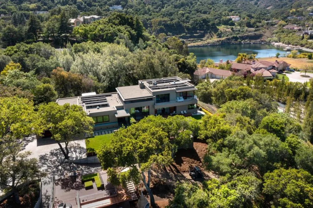 24301 Elise Court Los Altos Hills, CA 94024
