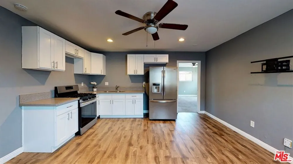 936 W 78th Street Los Angeles, CA 90044