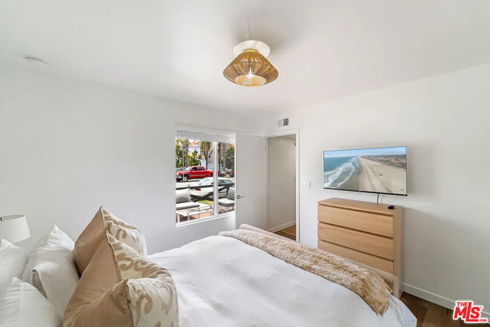 213 17th Street #A Huntington Beach, CA 92648