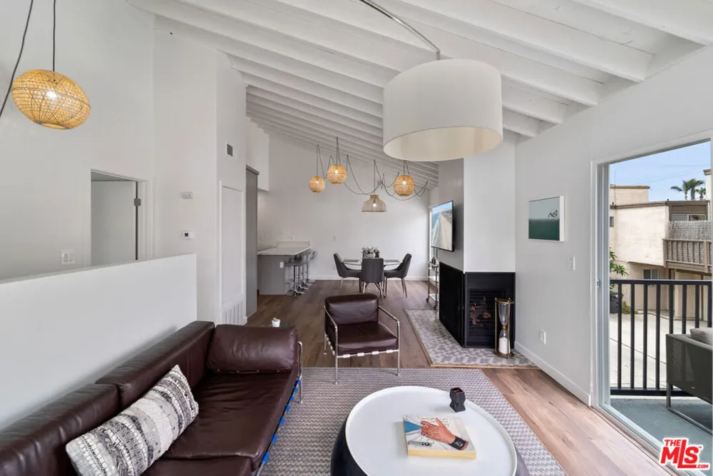 213 17th Street #A Huntington Beach, CA 92648