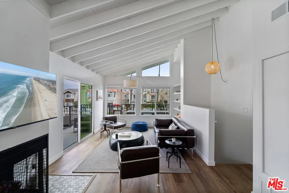 213 17th Street #A Huntington Beach, CA 92648
