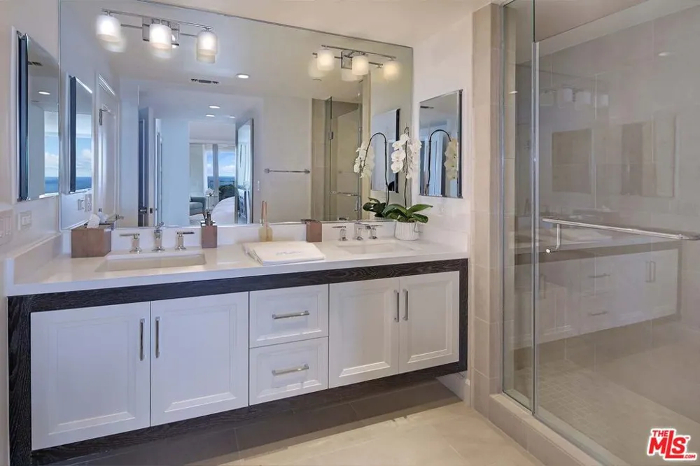 1221 W OCEAN AVENUE #503 Santa Monica, CA 90401