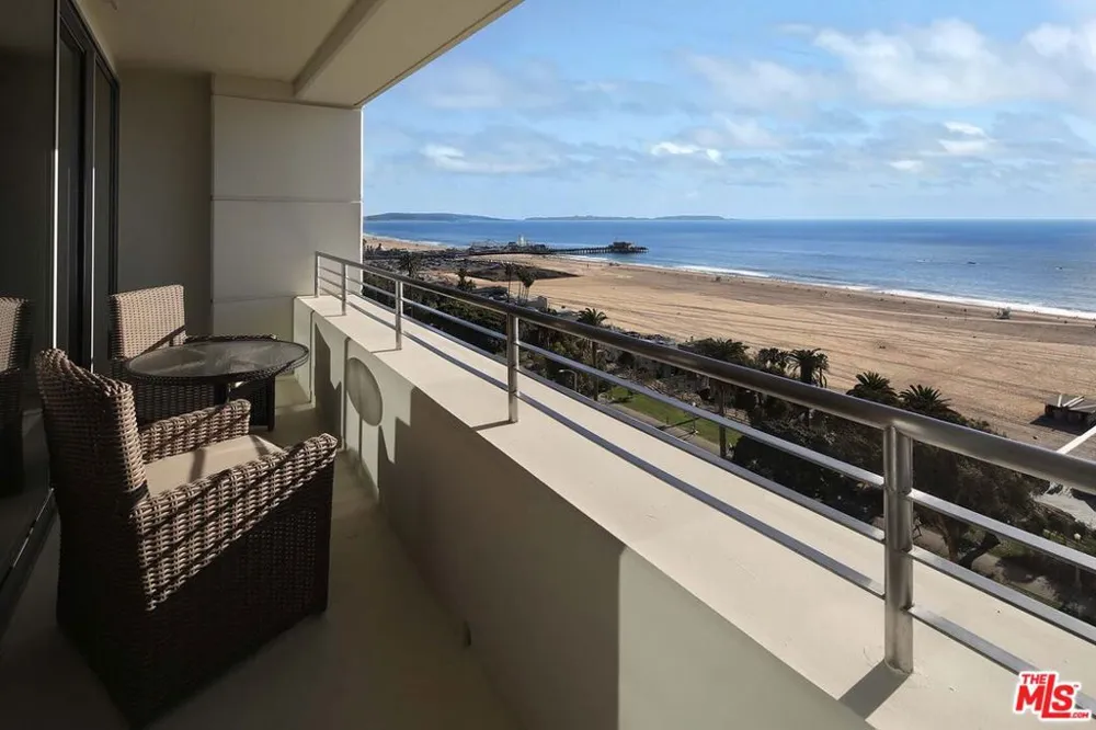 1221 W OCEAN AVENUE #503 Santa Monica, CA 90401