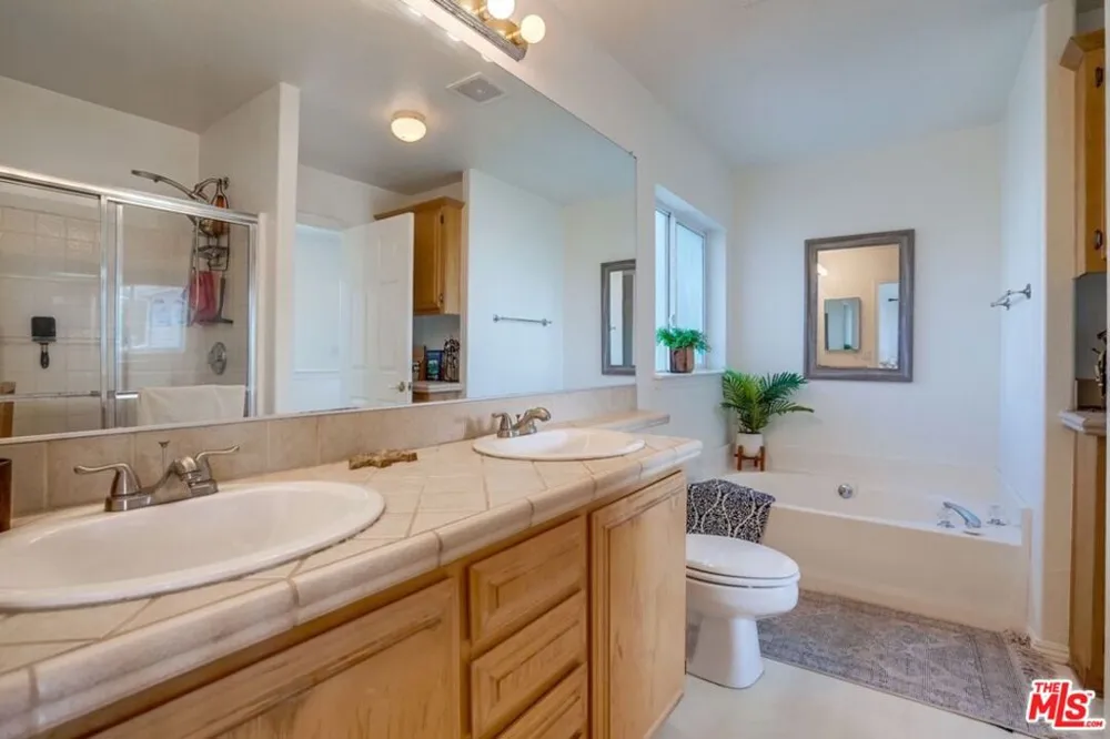 199 CHEROKEE Topanga, CA 90290