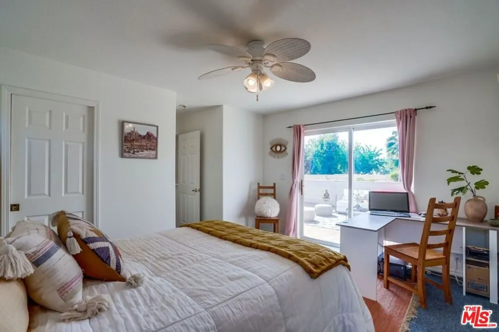 199 CHEROKEE Topanga, CA 90290