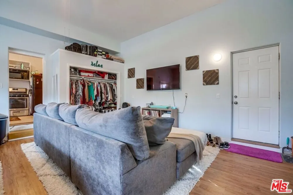 199 CHEROKEE Topanga, CA 90290