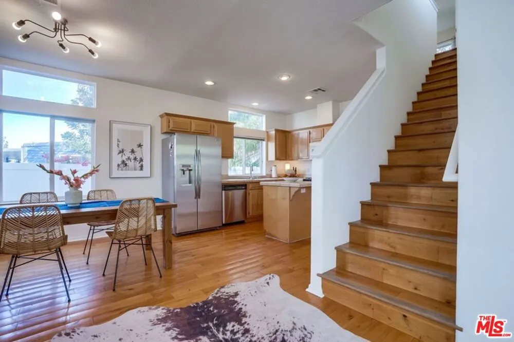 199 CHEROKEE Topanga, CA 90290
