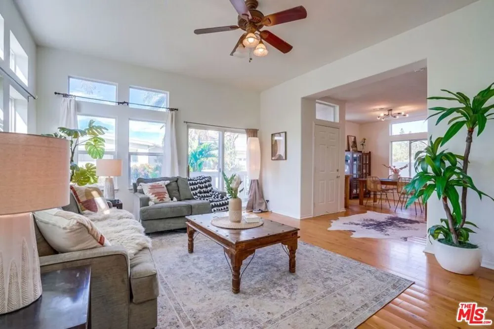 199 CHEROKEE Topanga, CA 90290