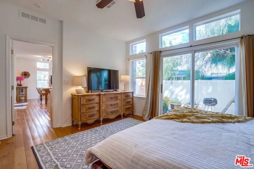 199 CHEROKEE Topanga, CA 90290