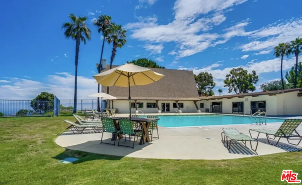 199 CHEROKEE Topanga, CA 90290