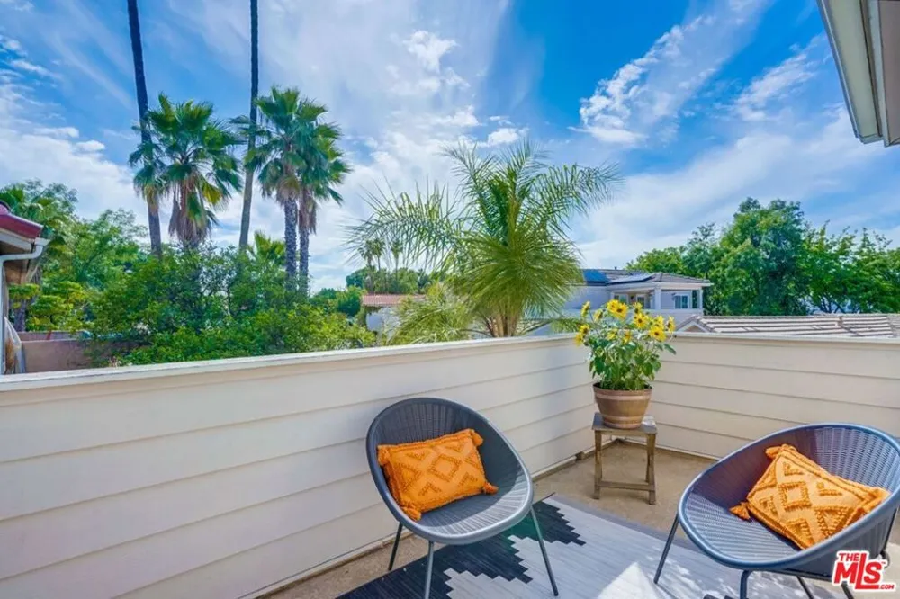 199 CHEROKEE Topanga, CA 90290