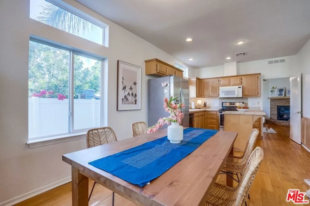 199 CHEROKEE Topanga, CA 90290